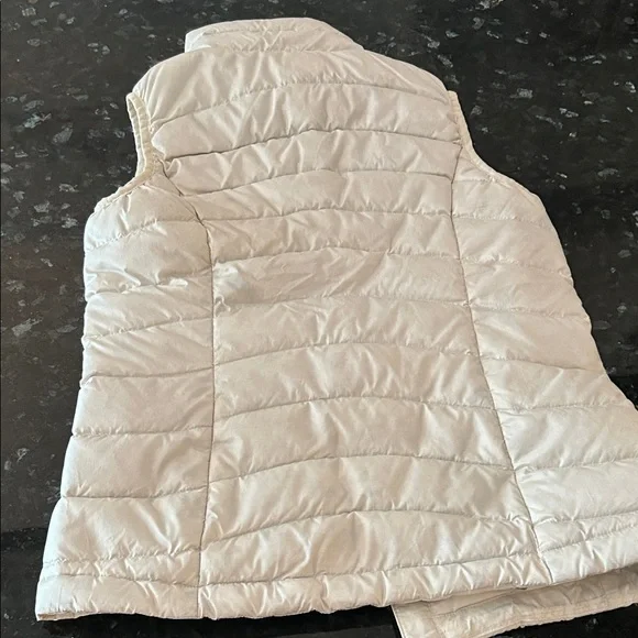 Patagonia White Quilted Down Vest, kids M, size 10